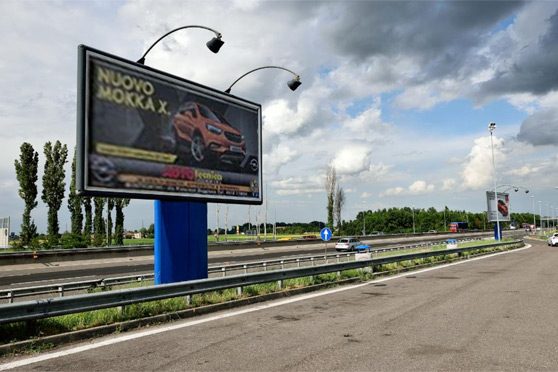 EuropeMedia_Autostrade_affissioni_pubblicitarie_6x3_1-558x372