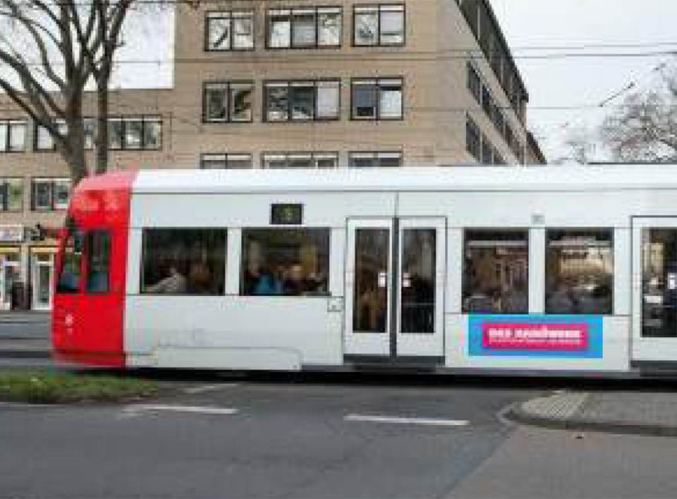 europemedia_systèmes de publicité en allemagne moyens de transport publics côtés du tramway europemedia_systèmes de publicité en allemagne moyens de transport publics côtés du tramway