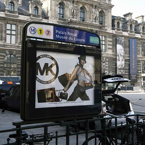 europemedia_systèmes-publicitaires-France-Paris-entree-metro-shopping-network-optimized